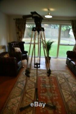 Professional heavy duty tripod complete with camera plate