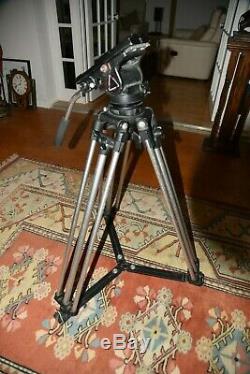 Professional heavy duty tripod complete with camera plate